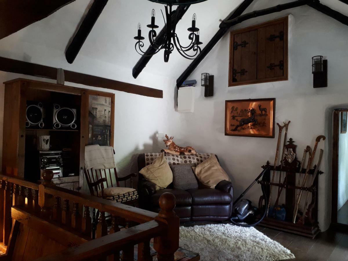 Clarisses Cottage Лараг Стая снимка